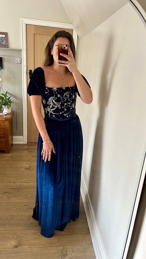 The Midnight corset with sleeves