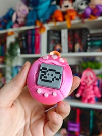 Image 3 of Tamagotchi Clickers arcoiris rosa llavero
