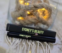 SYDNEY'S Lip plump