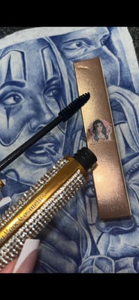 Image 1 of Queen 👑 Mascara 