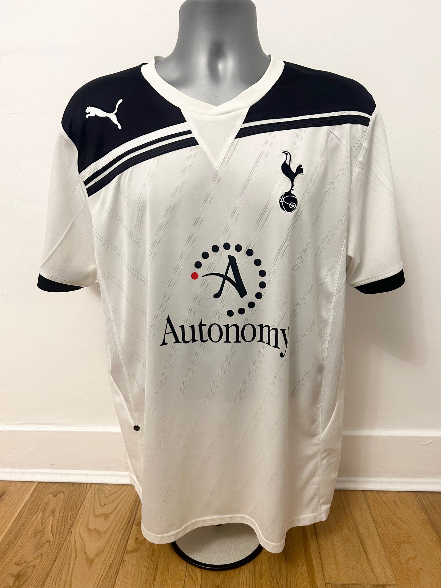 Image of Tottenham Hotspur “LENNON 7” 2010/11 Home Shirt + PL patches (L)