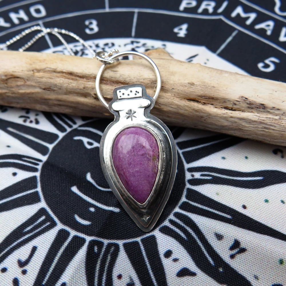Ethereal Elixir Purpurite Potion Bottle Pendant (small) Star Detail