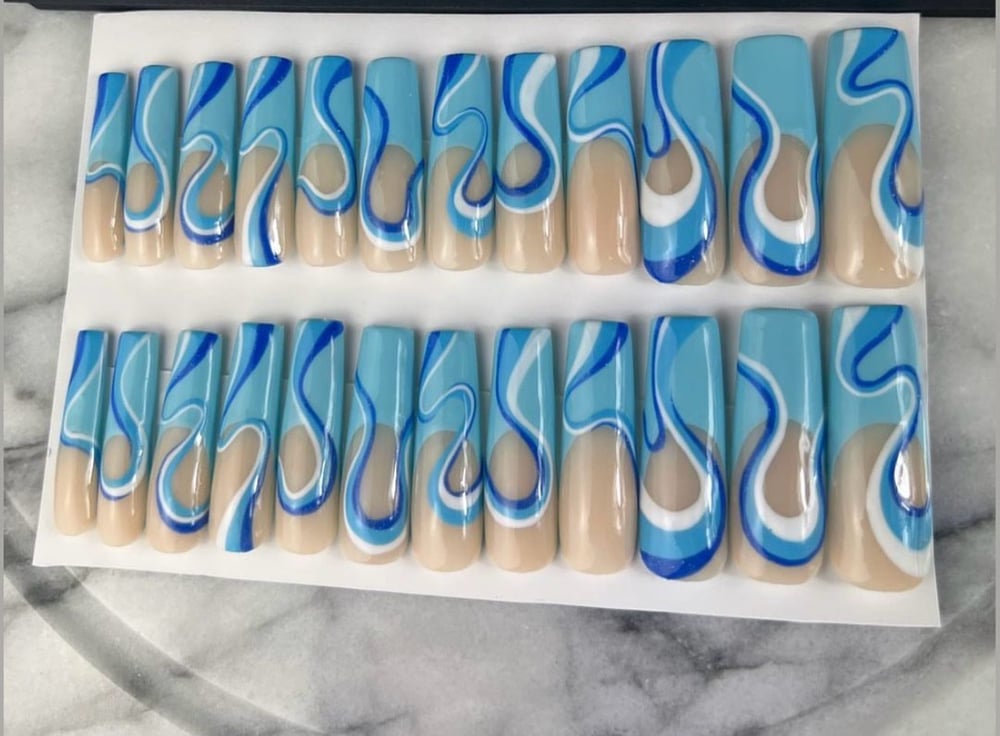 Image of Ocean swirls 20 piece hard gel press on nail set