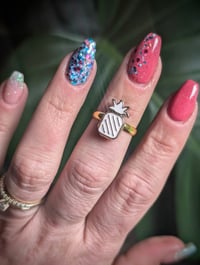 Image 10 of Contrast Glam Collection 