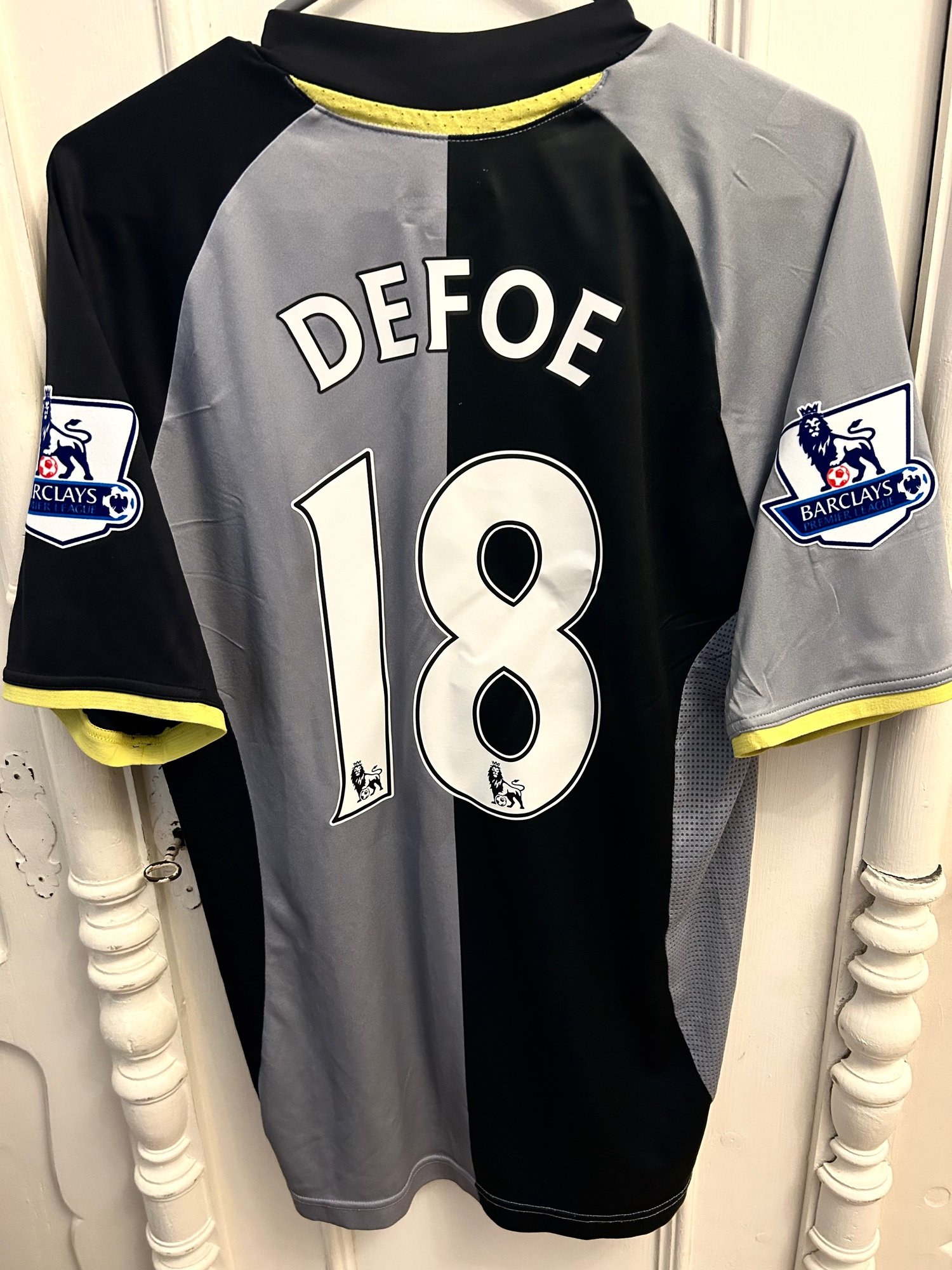 Image of Tottenham Hotspur “DEFOE 18” 2012/13 Third Shirt + PL patches (M)