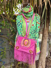 Image 5 of Thassos scarf - darker yellow / Hot pink trim 