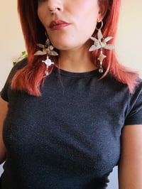 Image 3 of 🦪🤍La Perla🤍🦪 earrings | LUX inspired | limited edition 