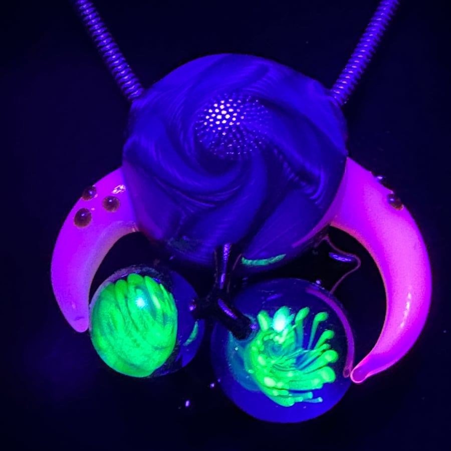 Image of 🟪🟩Classic Abstract Pendant🟩🟪