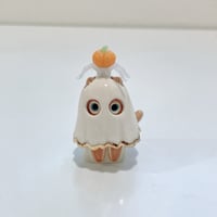 Image 3 of Glow in dark ghost mask, pumpkin, and spider flame point siamese cat ceramic figurine 