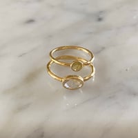 Image 3 of 18K GOLD RING WITH  OVAL RUDILATED QUARTZ 