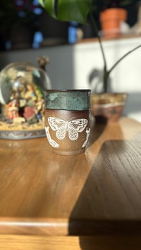 Image 5 of Butterfly mug 08