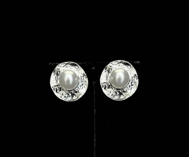 Image of Silver & Pearl Clip-On Earrings 