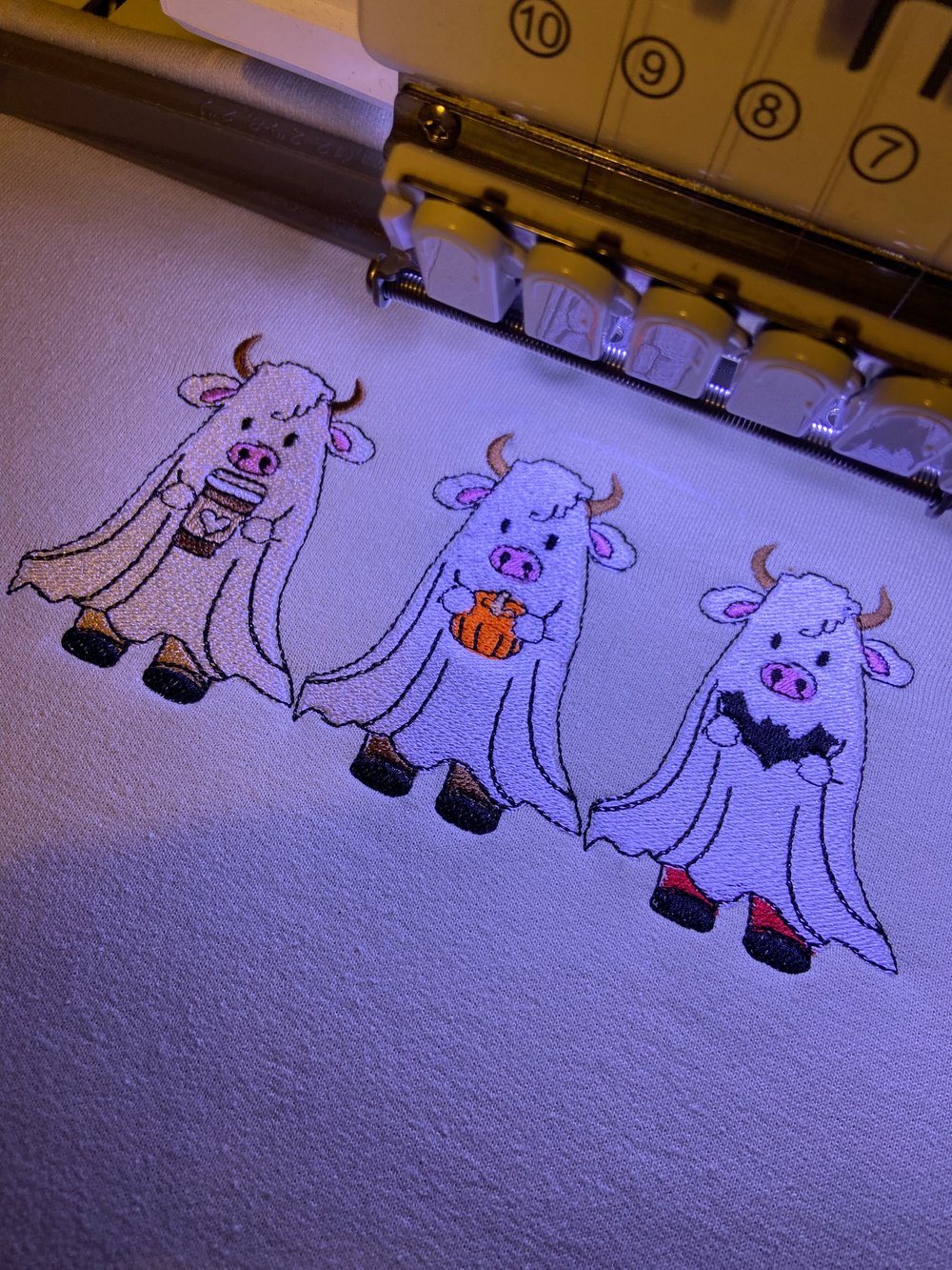 Image of 3cows 🐮🎃🧋