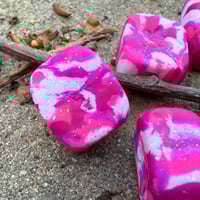 Image 3 of “Fuchisaful” Bead