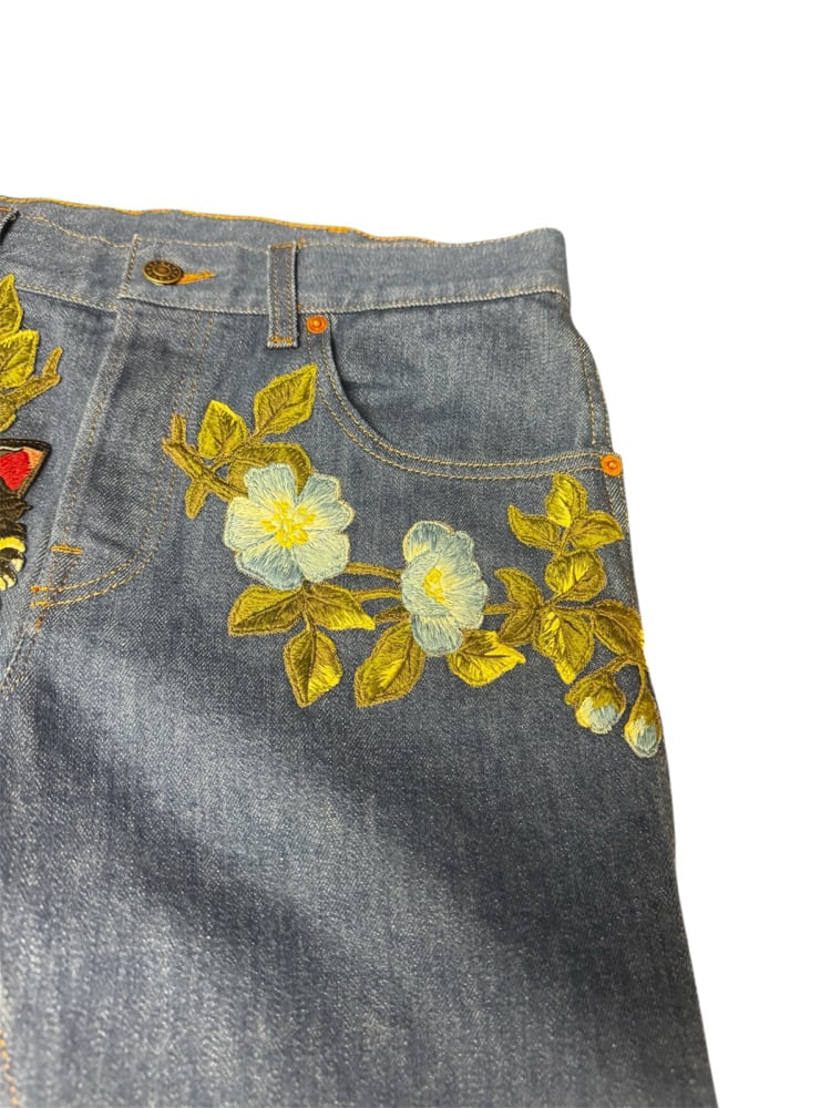 Image of Gucci Japanese Cat Embroidered Denim