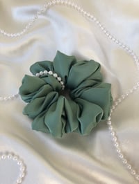 Image 1 of Scrunchie Standard Sage/Szałwia