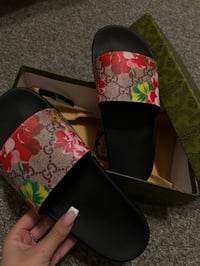 Image 2 of GG flower slides 🌺 