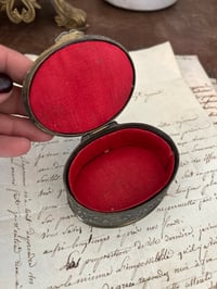 Image 4 of Petite boîte à bijoux 1900 en régule 