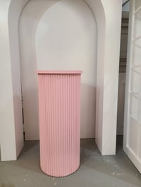 Ripple Cake Pedestal
