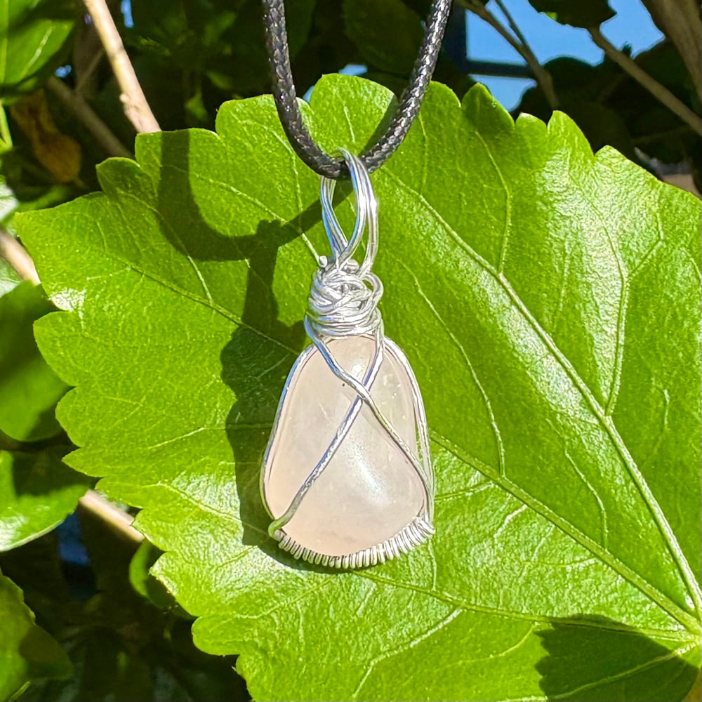 Image of rose quartz pendant d