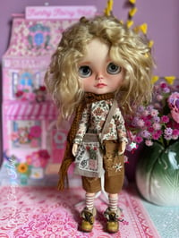 Image 1 of Blythe Spring set 9