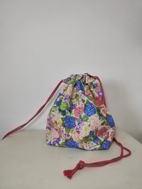 Image 3 of Bolso CAPACHA HORTENSIAS blanco