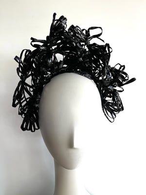 Image of Black raffia bows crown