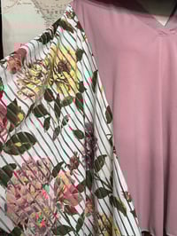Image 3 of ONE SIZE FLORAL KIMONO TOP