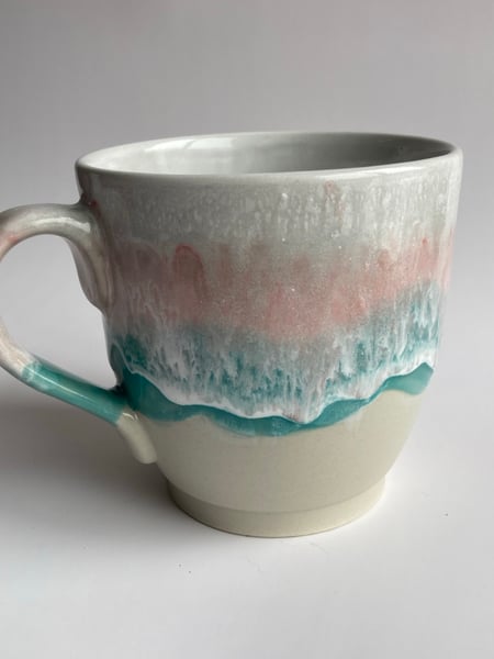 Image of Round Mug White Pink Aqua