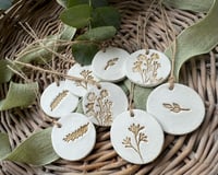 Image 3 of 8 Botanical print hangers 