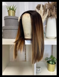 Image 3 of PRÉCOMMANDE Carré long balayage 16’’