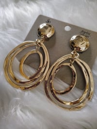 Image 2 of SANAA GOLD HOOP CLIP