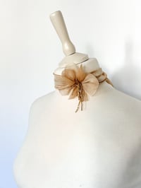 Image 1 of Choker flor - dorado