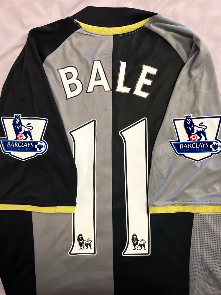 Image of Tottenham Hotspur “BALE 11” 2012/13 Third Shirt (S)