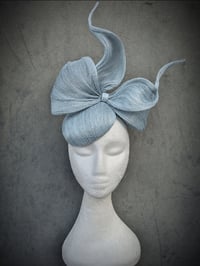 'Bowie' in ice blue