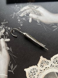 Image 1 of Broche en argent massif, fin XIXème siècle début XXeme s. Parapluie 