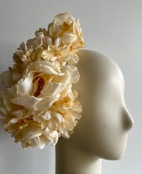 Image 1 of Pale yellow flower trail