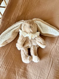 Image 2 of DOUDOU LAPINE EN DENTELLE