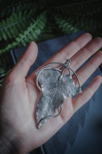 Image 2 of Real ivy leaf necklace (Lórien brooch inspired)