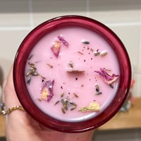 Image 4 of honeydew magnolia scented glass candle