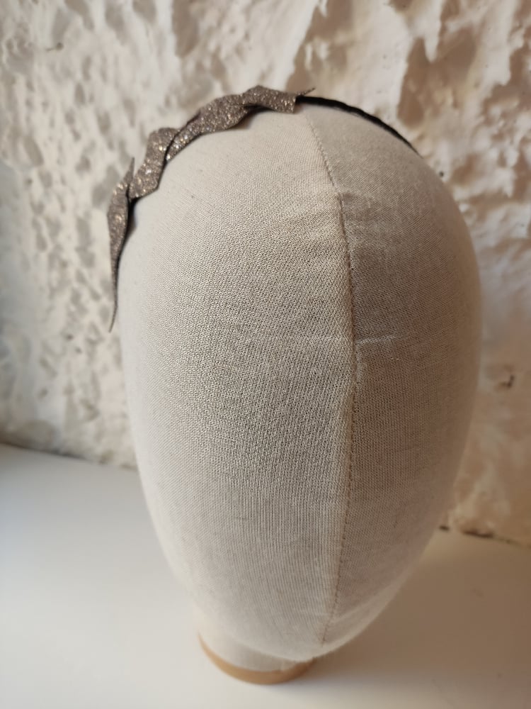 Image of Cerchietto stelle base nera