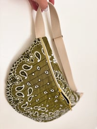 Image 3 of Sac Banane Bandana - Collection Limitée