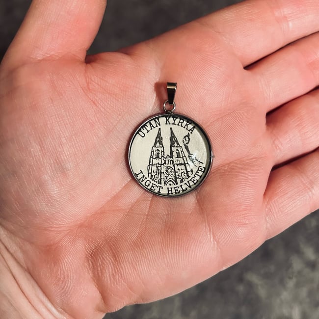 Hängsmycke - Utan kyrka