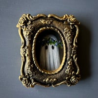 Image 2 of Retrato pequeño de fantasma #2