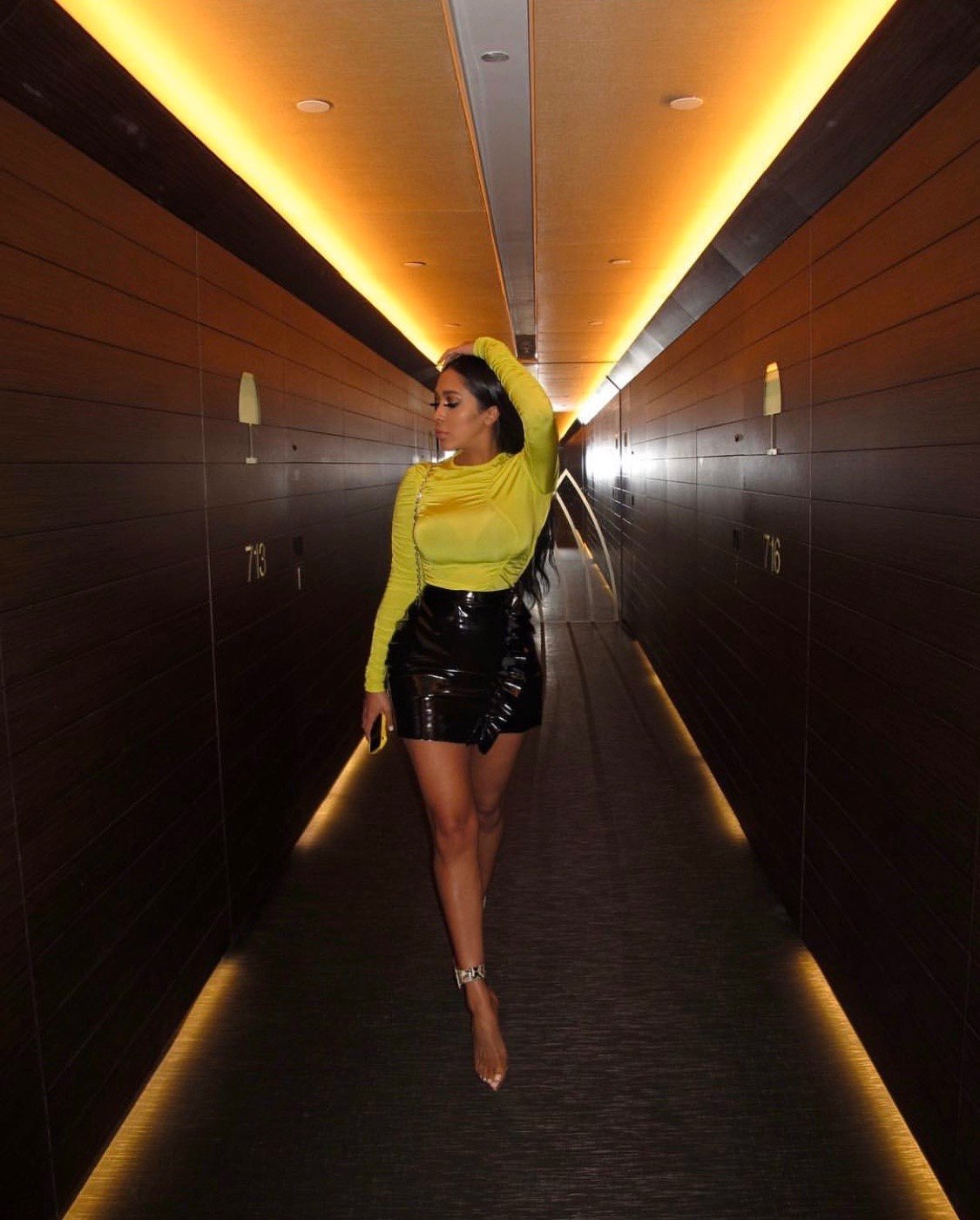 Image of HM NEON YELLOW RUCHED LONG-SLEEVE TOP (US 4)