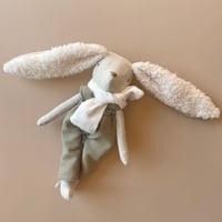 Image 1 of LAPIN OREILLES FOURRURES 