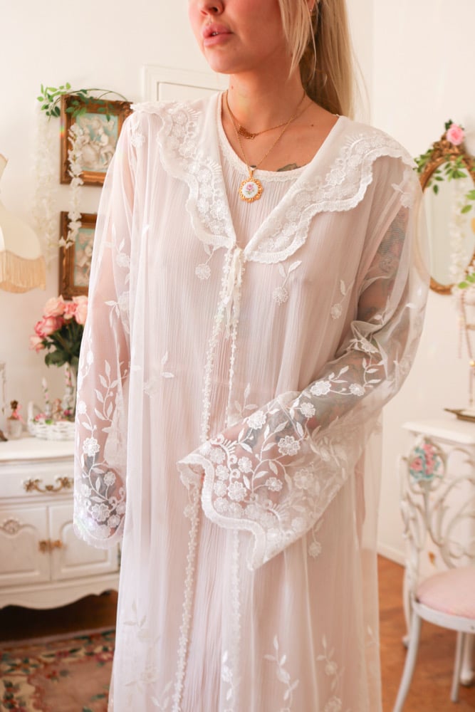 Image of WOW Vintage Pastel Pink Magnet Art By Lynn Yang Prairie Dress with Lace Layering (Large)