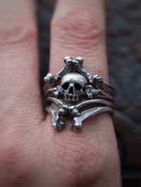 Image 5 of MEMENTO MORI STACKER : BELOW