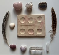 Image 1 of Palette en céramique 🎨l’oiseau rose