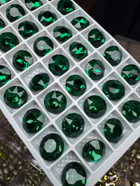 Image 3 of EMERALD- Zulay's Crystals Chaton
